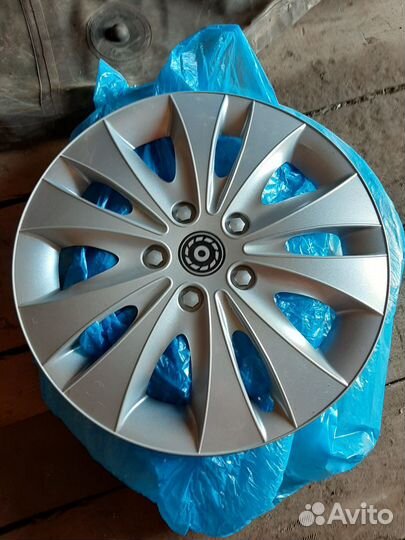 Продаются колпаки на колеса R16 и R13 от KIA