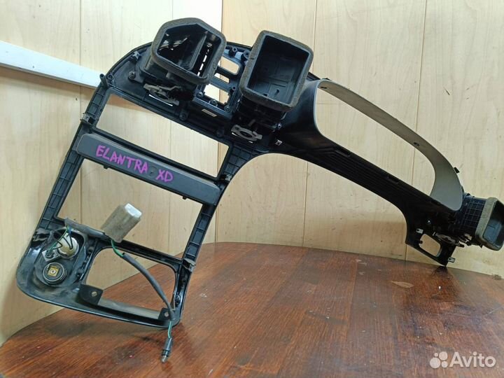 Накладка передней консоли Hyundai Elantra XD