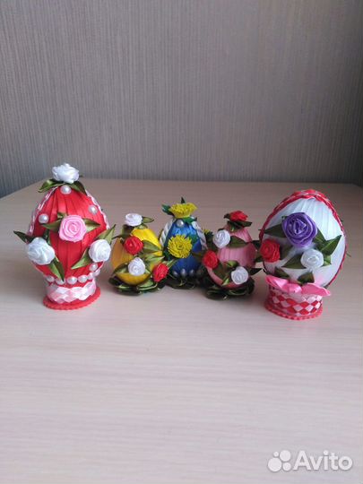 Пасхальное сувенирное яйцо из атласной ленты