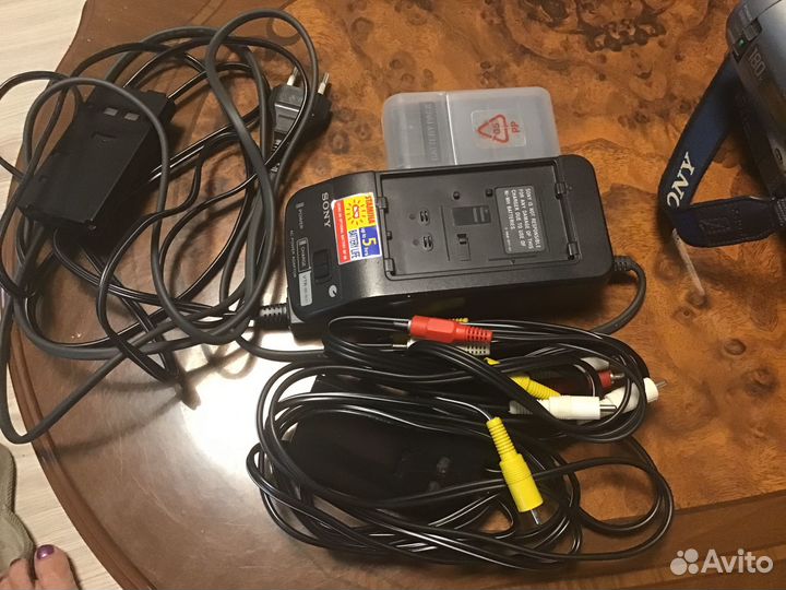 Видеокамера sony handycam video 8 ссd-TR 501E