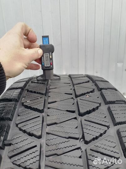 Bridgestone Blizzak DM-V3 295/35 R21