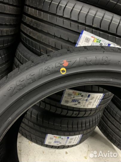 RoadX RXMotion U11 255/35 R18 94Y