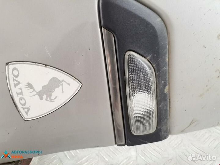 Крыло переднее правое Volvo S80 2001