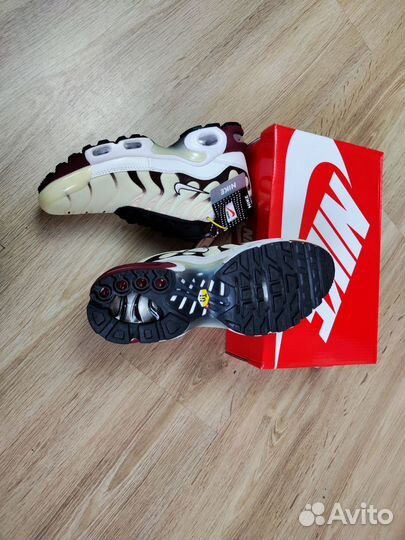 Кроссовки Nike Air Max Tn plus