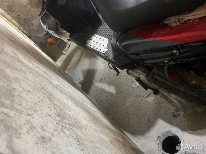 Продам скутер 150 кубов