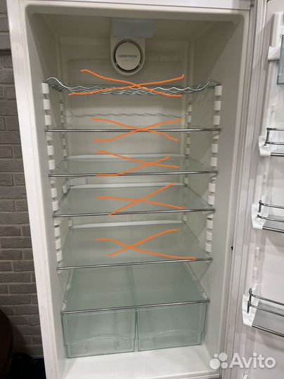 Полка и ящики для овощей холодильника Либхер 4013