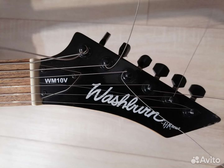 Электронная гитара и комбоусилитель