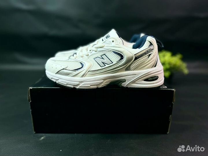 Кроссовки New Balance легкие