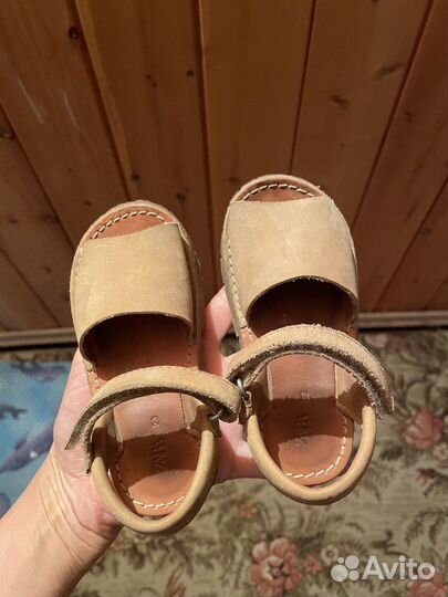 Сандалии zara