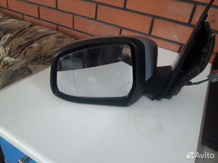 Зекало левое форд фокус 2