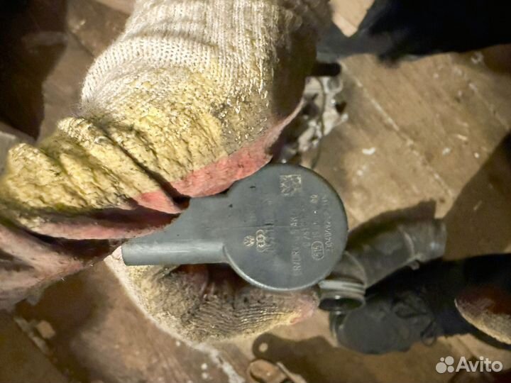 Рампа топливная 3.0 Audi Q7 3.0 TDI. С датчиком