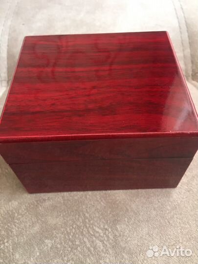 Коробка подарочная новая