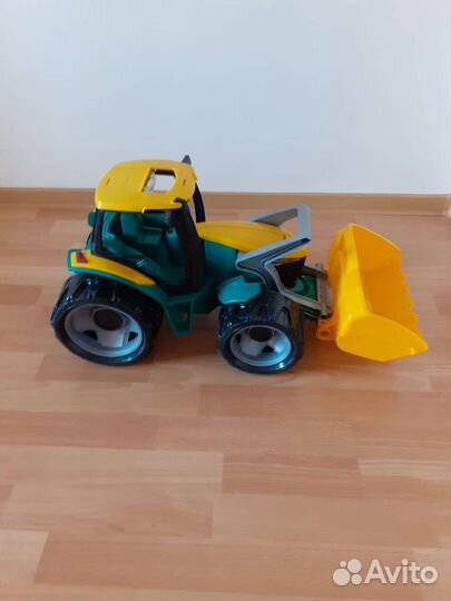 Детские игрушки трактор