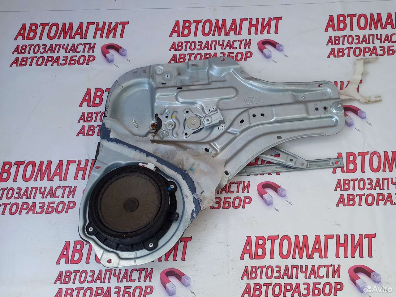 Стеклоподьемник задний правый Киа Соул 1