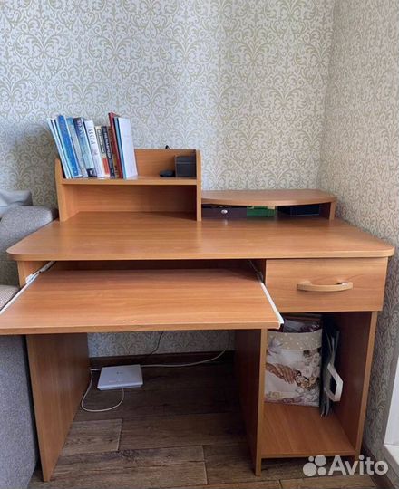 Компьютерный стол