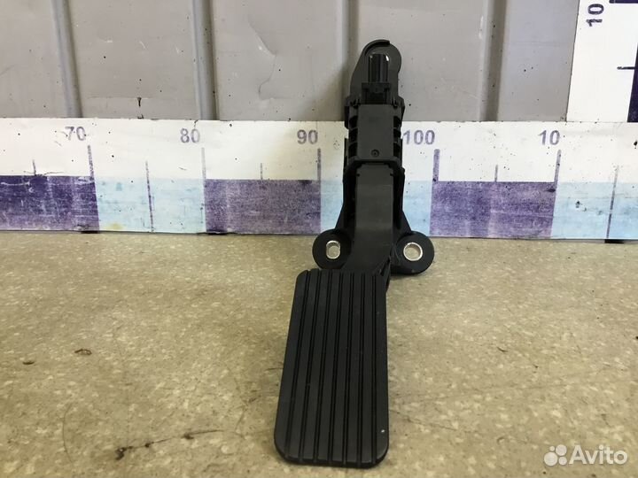 Педаль газа Hyundai Solaris 2017