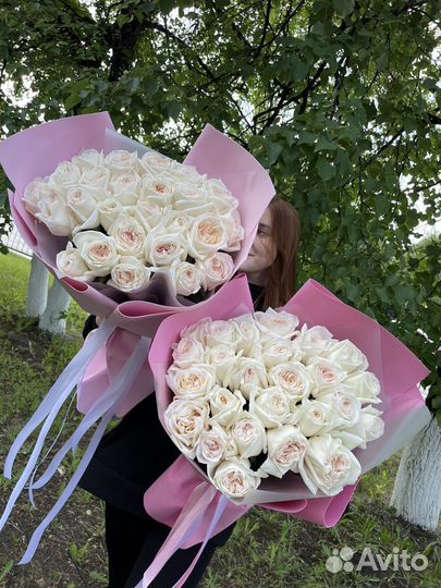 Букет 25 роз живые цветы пионы