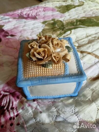 Керамическая шкатулка