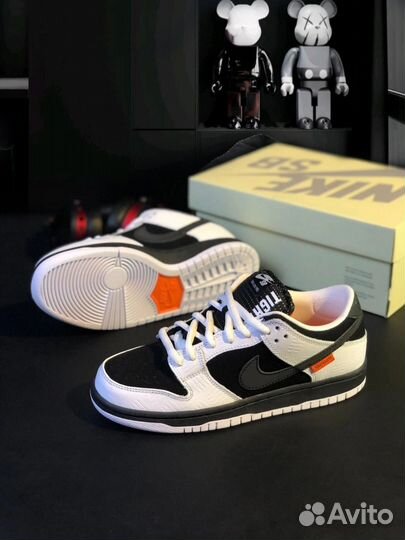 Tightbooth X Dunk Low SB