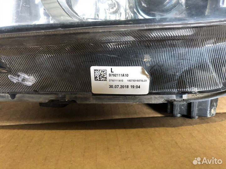 Фара передняя левая на Hyundai Tucson III