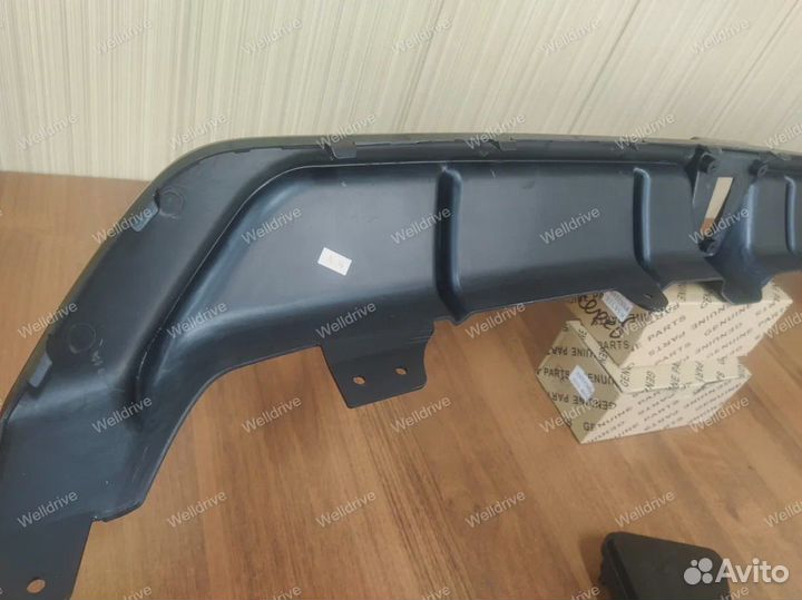 Диффузор BMW X5 G05 со стоп-сигналом глянец