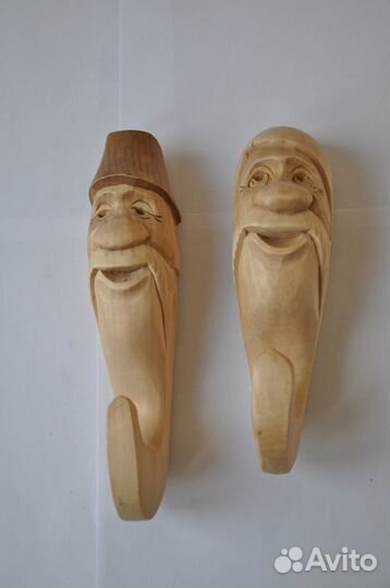 Вешалка настенная деревянная