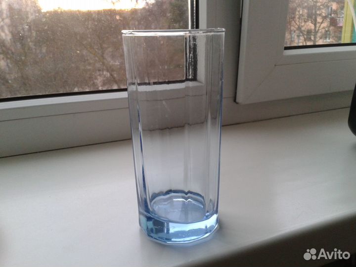 Коктейльный стеклянный стакан