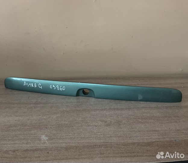 Накладка двери багажника Astra G