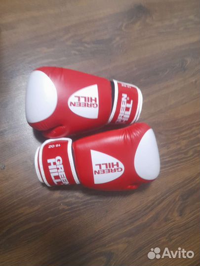 Боксерские перчатки