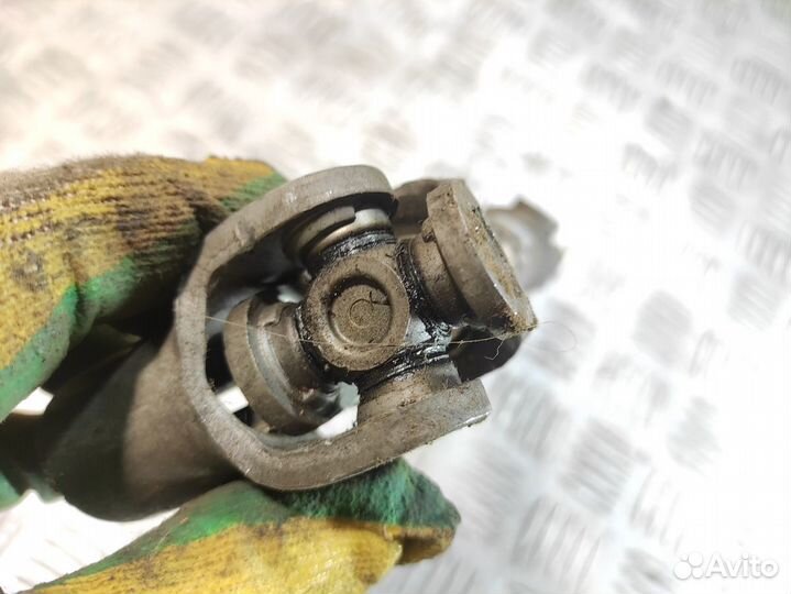 Кардан рулевой нижний Opel Zafira A