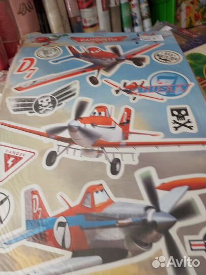 Наклейки на стену