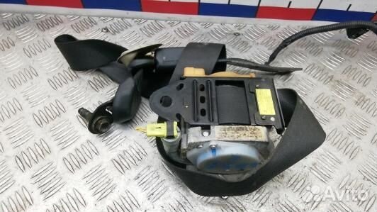 Ремень безопасности с пиропатроном сиденья передне