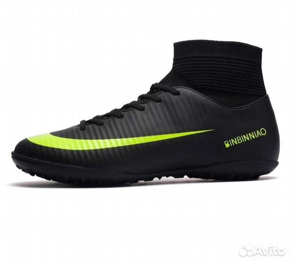 Футбольные бутсы