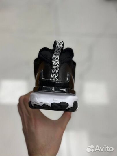 Кроссовки Nike