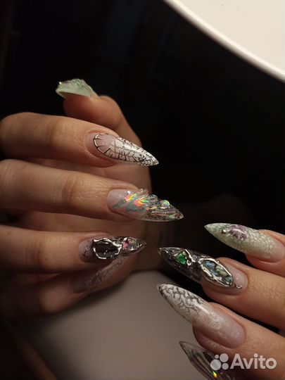 Крейзи-маникюр, наращивание, кошачьи когти, модель