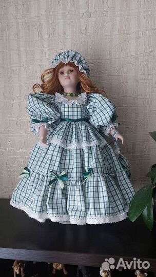 Кукла фарфоровая коллекционная