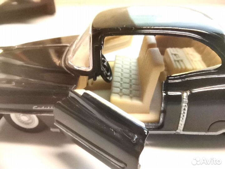 Модель Cadillac Series 62 1:43