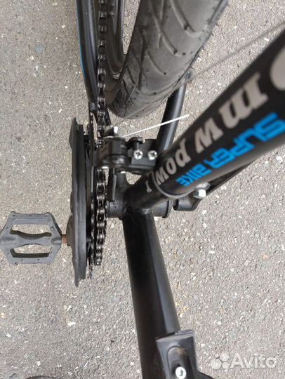 Велосипед BMW на литых дисках