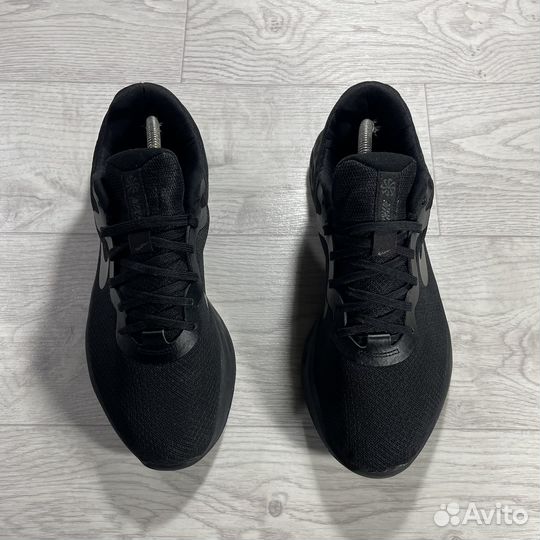 Кроссовки Nike Revolution 6