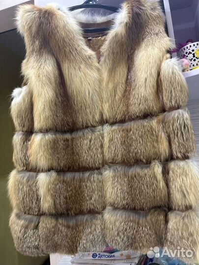 Меховой жилет из лисы