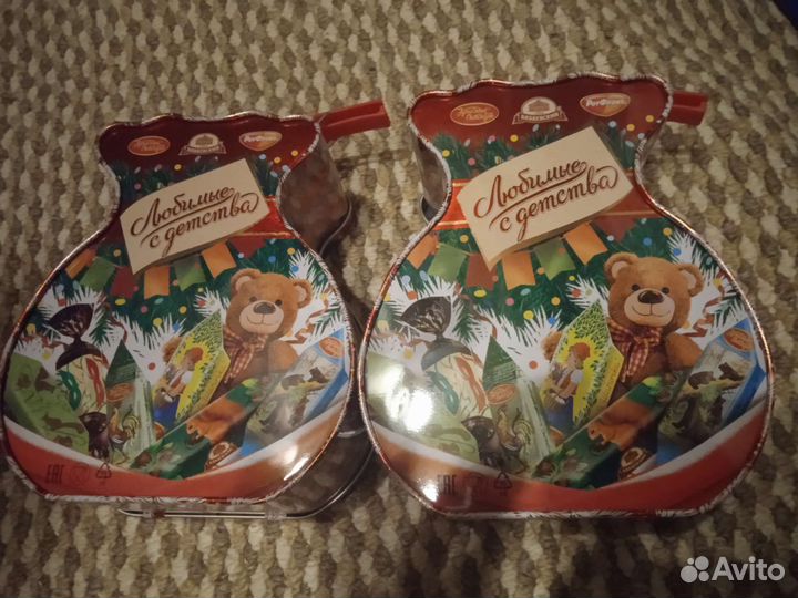 Банки жестяные на замочках