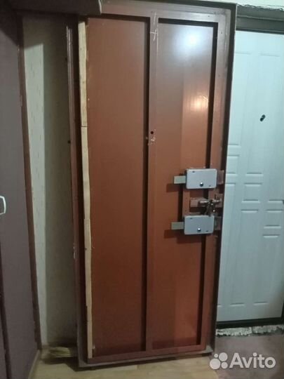 Железная дверь