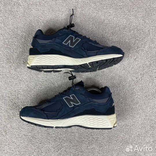 Оригинальные кроссовки New Balance 2002R 8.5US