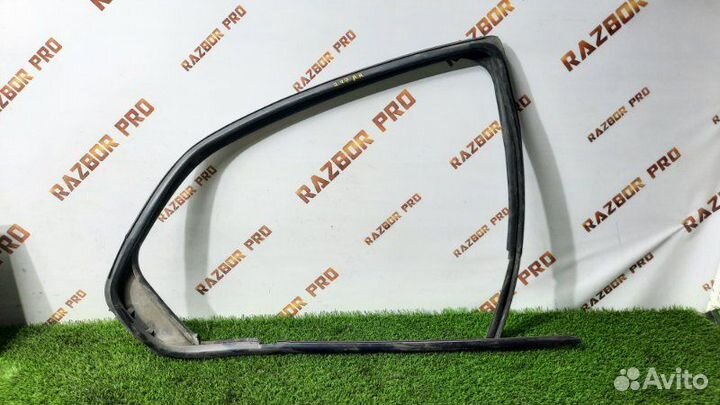 Уплотнитель стекла задний правый Renault Logan 2