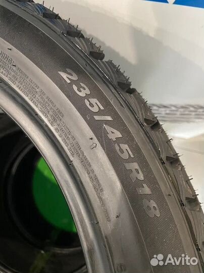 Nexen Winguard Ice Plus 235/45 R18 98T