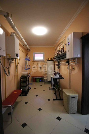 Дом 358,5 м² на участке 7,1 сот.