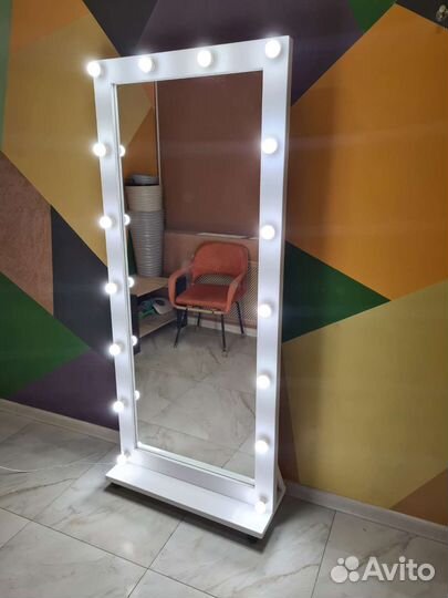 Зеркало с лампами на опоре (180*80см)