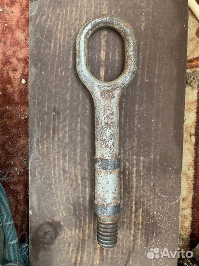 Буксировочный крюк VAG 1T0805615