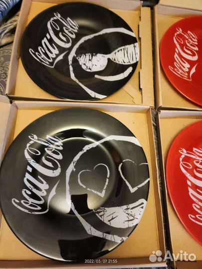 Тарелки кока кола