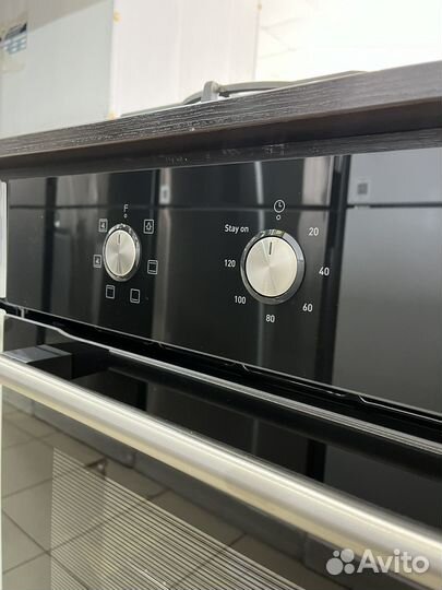 Новый Духовой Шкаф с Конвекцией Leran